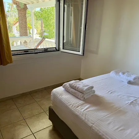 Ouranos Cosy Holiday home *