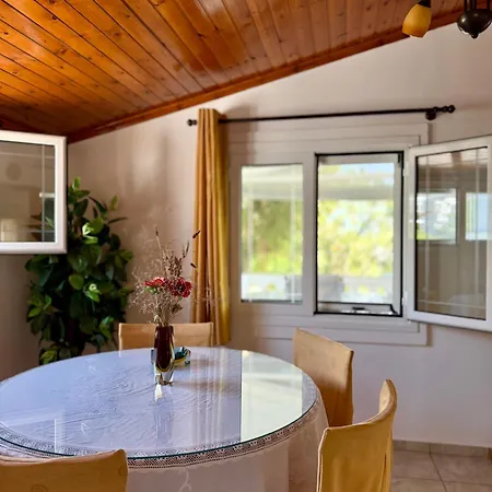 Ouranos Cosy Holiday home *