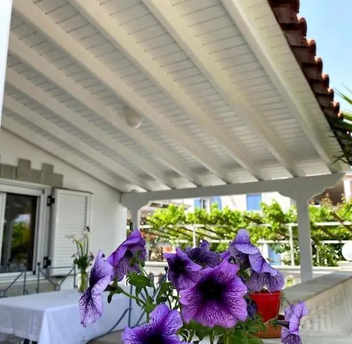Ouranos Cosy Holiday home
